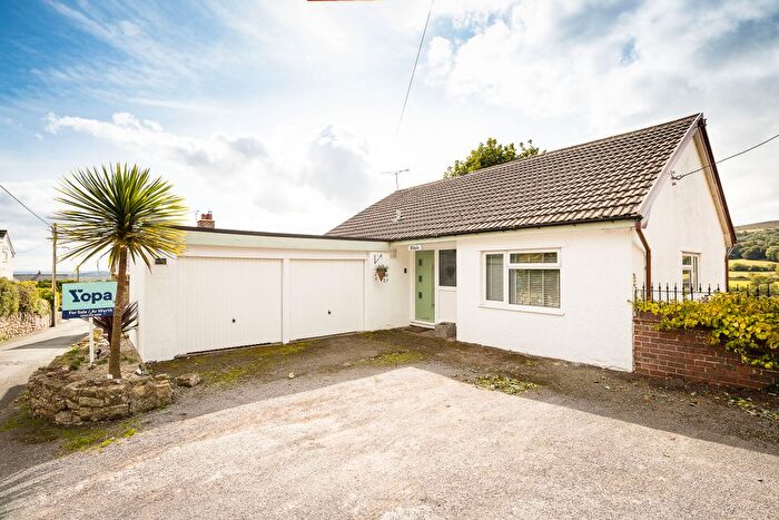 4 Bedroom Detached House For Sale In Nant Road, Wrexham, LL11