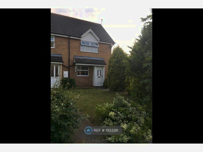 2 Bedroom Semi-Detached House To Rent In Rye Close, Aylesbury, HP21