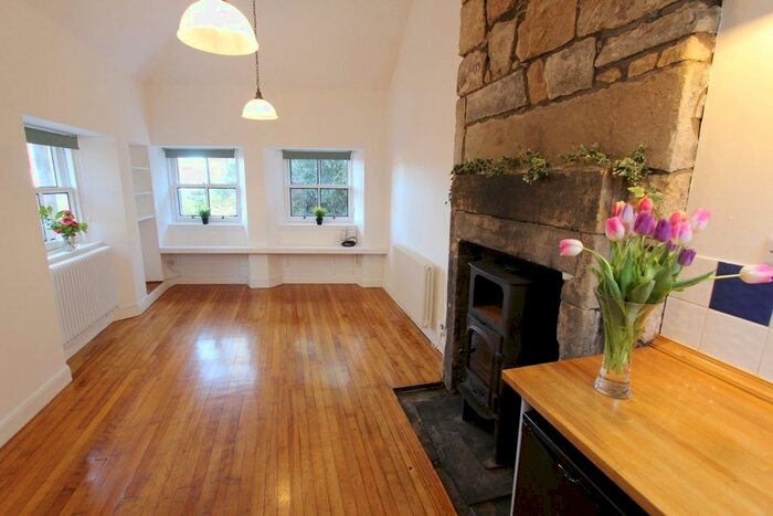 2 Bedroom Cottage To Rent In Kirk Park, Edinburgh, EH16