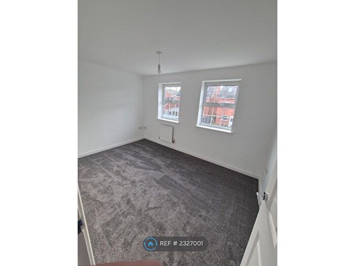 4 Bedroom Terraced House To Rent In Pingle Close, Shireoaks, Worksop, S81