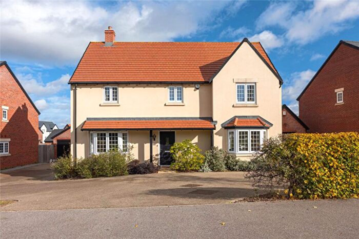 4 Bedroom Detached House For Sale In St. James Way, Biddenham, Bedford, Bedfordshire, MK40