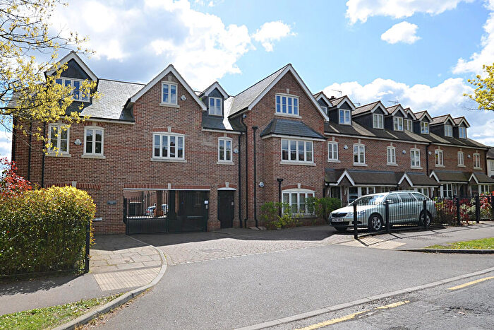 2 Bedroom Penthouse For Sale In Crownwood Gate, Farnham, Surrey, GU9