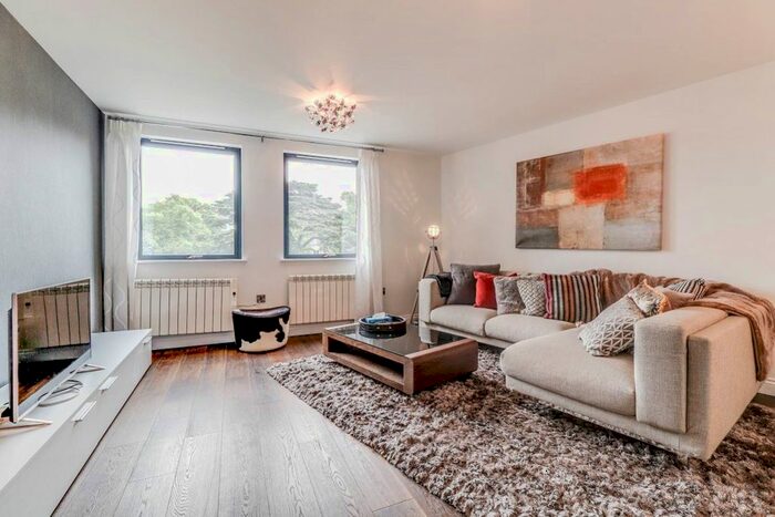 2 Bedroom Flat To Rent In Montpellier Terrace, Cheltenham, GL50