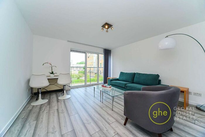 1 Bedroom Flat To Rent In Garland Court, Canary Wharf, London, E14