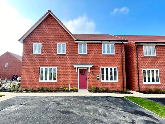 3 Bedroom Semi-Detached House To Rent In Claridge Crescent, Eagle Farm South, MK17