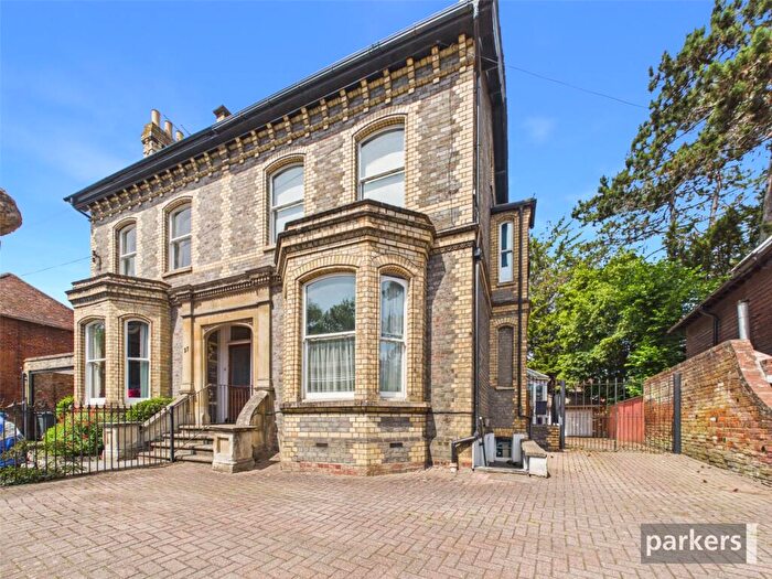8 Bedroom Semi Detached House For Sale In Church Road, Earley, Reading, Berkshire, RG6