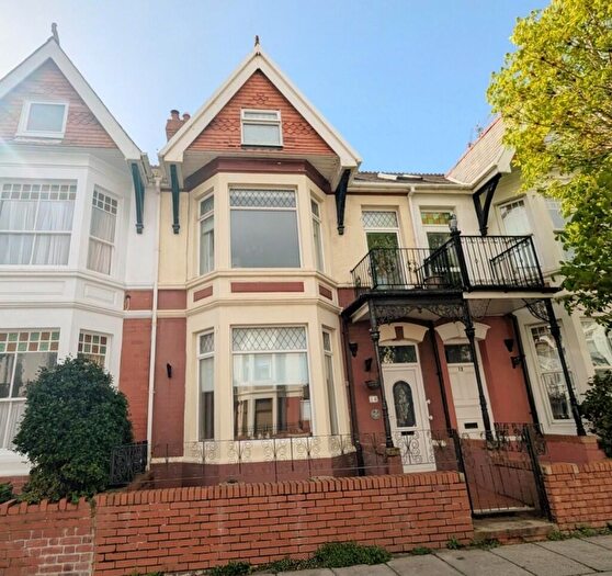 5 Bedroom Terraced House For Sale In Esplanade Avenue, Porthcawl, South Glamorgan, Bridgend (County Of), CF36