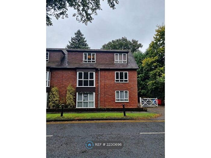 2 Bedroom Flat To Rent In Cokes Lane, Amersham, HP7