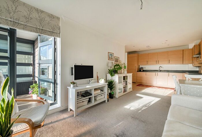 2 Bedroom Flat For Sale In Kingsbury Road, London, NW9