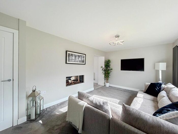 3 Bedroom Detached House For Sale In Courtfield Close, Rogerstone, NP10