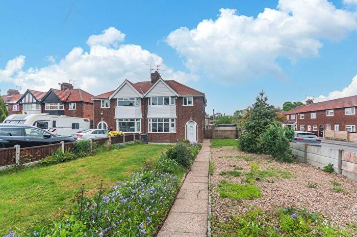 4 Bedroom Semi-Detached House For Sale In Wiltshire Road, Chaddesden, Derby, DE21