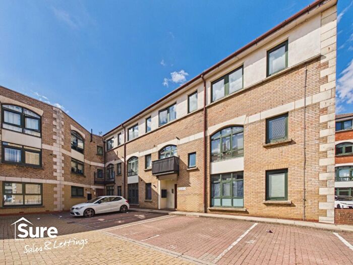 1 Bedroom Apartment To Rent In Windsor Court, Corner Hall, Hemel Hempstead, Hertfordshire, HP3