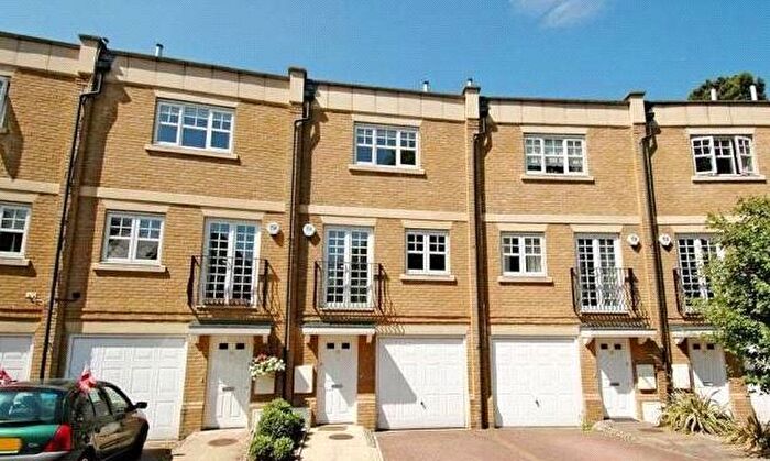 4 Bedroom Detached House To Rent In Duchess Court, Oatlands Drive, Weybridge, Surrey, KT13