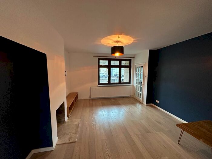 2 Bedroom End Of Terrace House To Rent In Baron Road, Dagenham, RM8