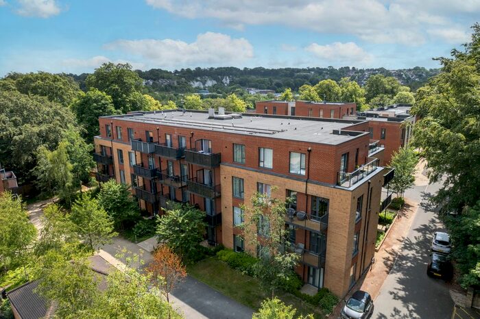 2 Bedroom Flat To Rent In Iron Railway Close, Coulsdon, CR5