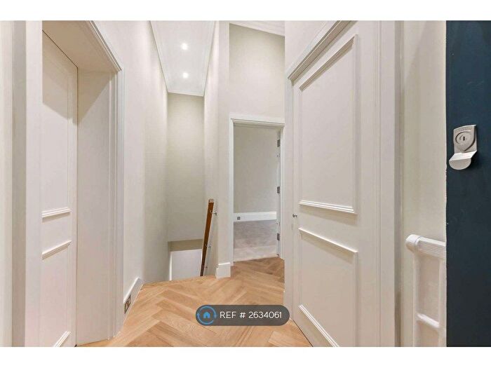 2 Bedroom Flat To Rent In Chesham Street, London, SW1X