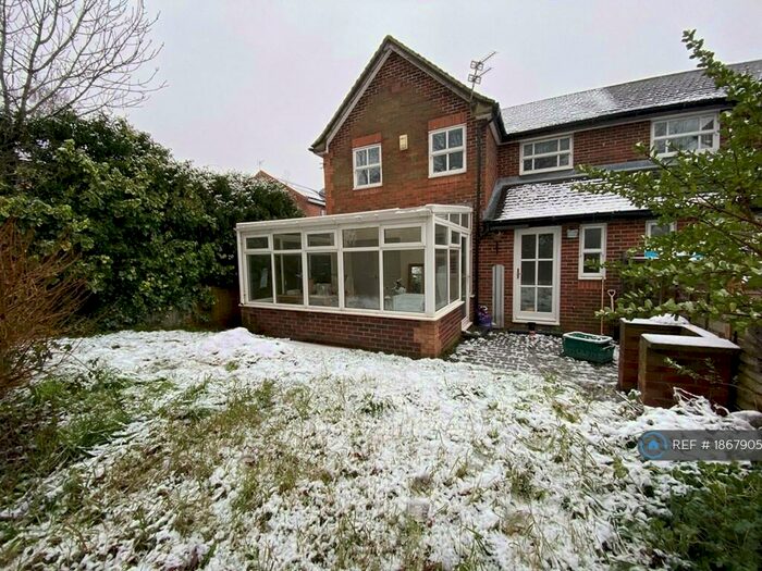 5 Bedroom Semi-Detached House To Rent In Douglas Villas, Durham, DH1