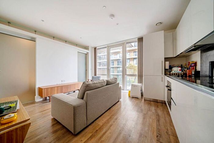 Studio To Rent In Naval House, Woolwich, London, SE18