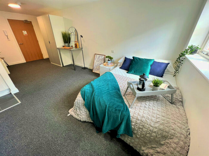 1 Bedroom Private Hall To Rent In Tudor Road, Leicester, LE3