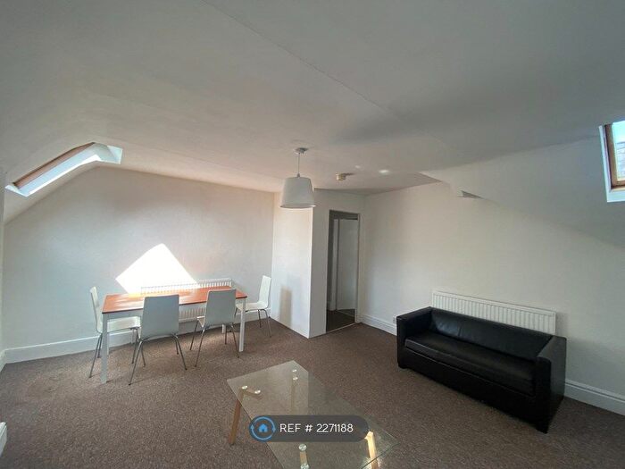 1 Bedroom Flat To Rent In Daisy Bank Road, Manchester, M14