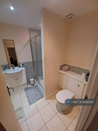 2 Bedroom Flat To Rent In Hawk Brae, Livingston, EH54