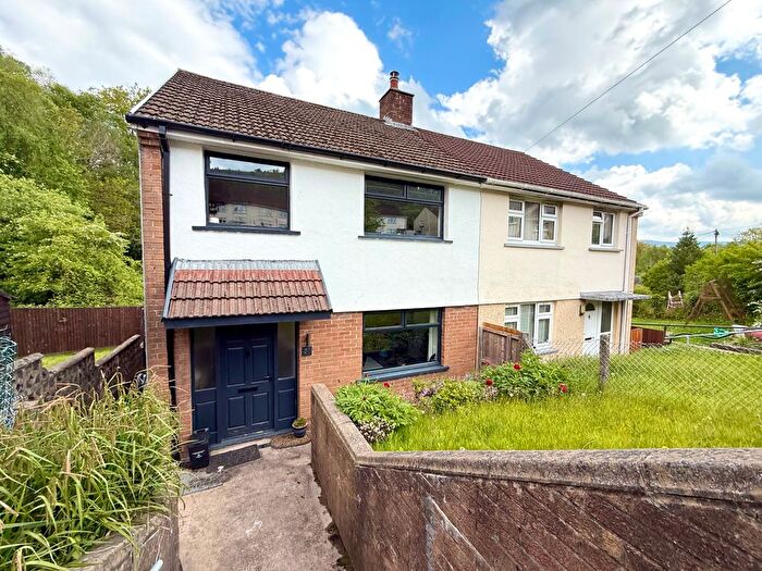 3 Bedroom Semi-Detached House For Sale In Heol Y Mynydd, Aberdare, CF44