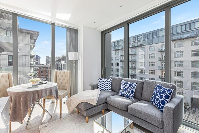 Flat To Rent In Stable Walk, Goodman's Fields, Aldgate, London, E1