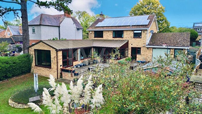 4 Bedroom Detached House For Sale In Main Road, Hackleton, Northampton, NN7