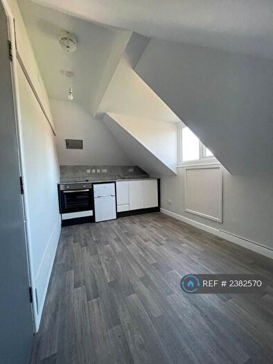 1 Bedroom Flat To Rent In Charminster Road, Bournemouth, BH8