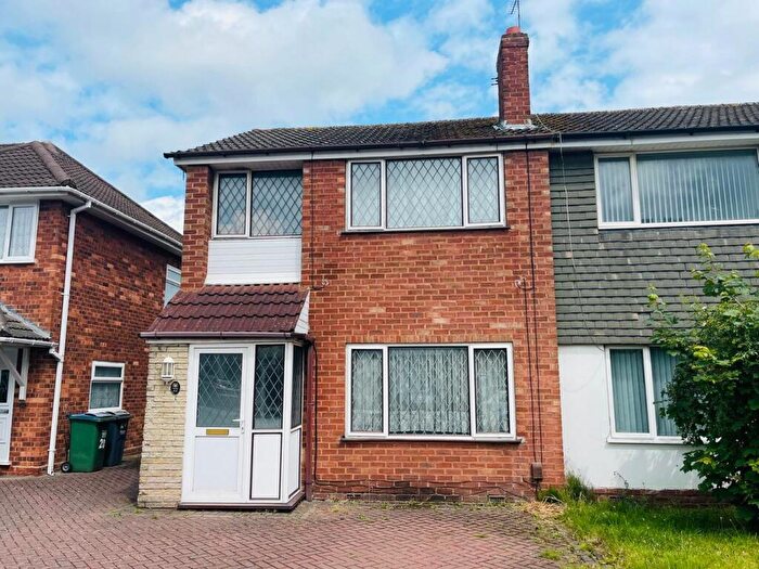 3 Bedroom Semi-Detached House For Sale In Manorford Avenue, West Bromwich, B71