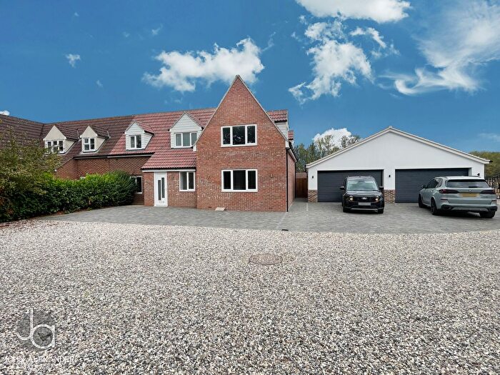 4 Bedroom Semi-Detached House To Rent In Harwich Road, Ardleigh, Colchester, CO4