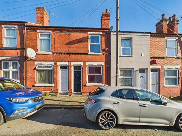 2 Bedroom House To Rent In Windermere Road, Nottingham, NG7