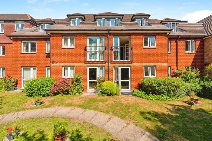 1 Bedroom Flat For Sale In Bishops Court, Wembley, HA0