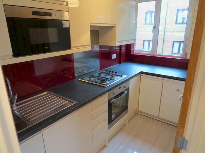 1 Bedroom Flat To Rent In Ashbourne Court, Woodside Park Road N12