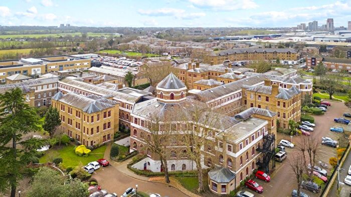 3 Bedroom Flat For Sale In Osterley Views, Southall, UB2