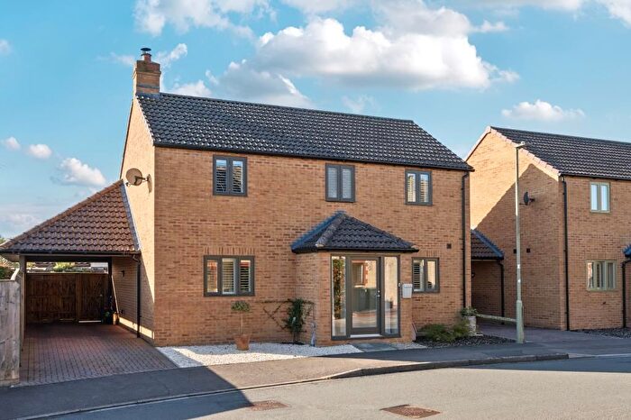 3 Bedroom Detached House For Sale In Cotswold Close, Minster Lovell, OX29