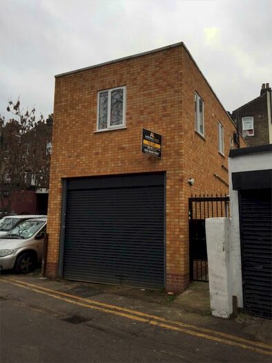 2 Bedroom Flat To Rent In High Road, Seven Kings, IG3