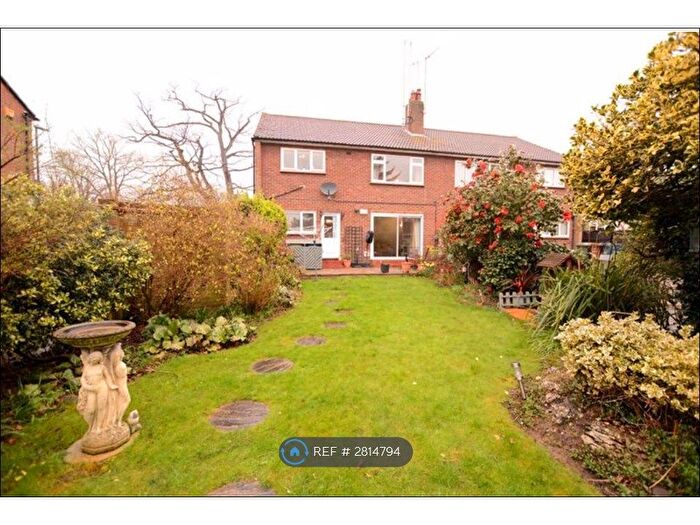 2 Bedroom Maisonette To Rent In Littlecote Place, Pinner, HA5