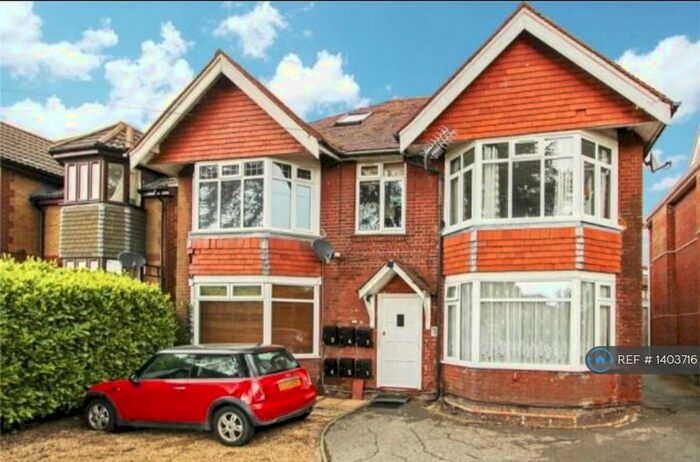1 Bedroom Flat To Rent In Cobden Avenue, Southampton, SO18