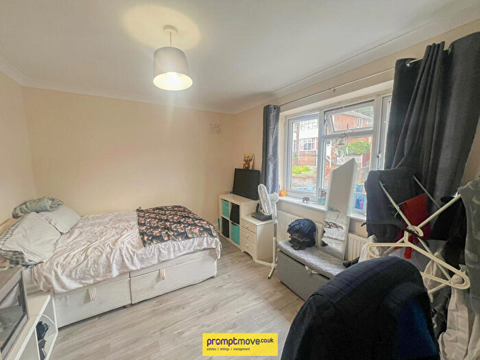 Studio To Rent In Pomfret Avenue Luton, LU2