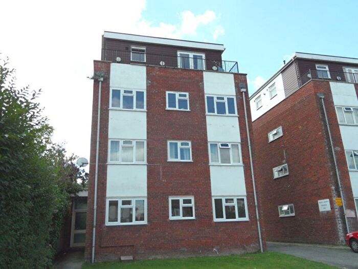 1 Bedroom Flat To Rent In Enmore Road, London, SE25