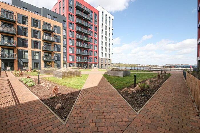 1 Bedroom Apartment For Sale In Meridian Way, Northam, SO14
