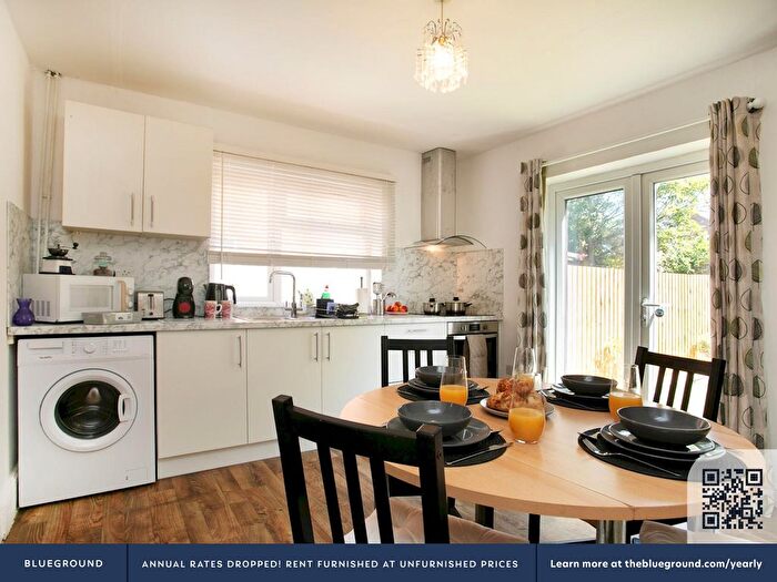 2 Bedroom Flat To Rent In Rushcliffe District, NG2