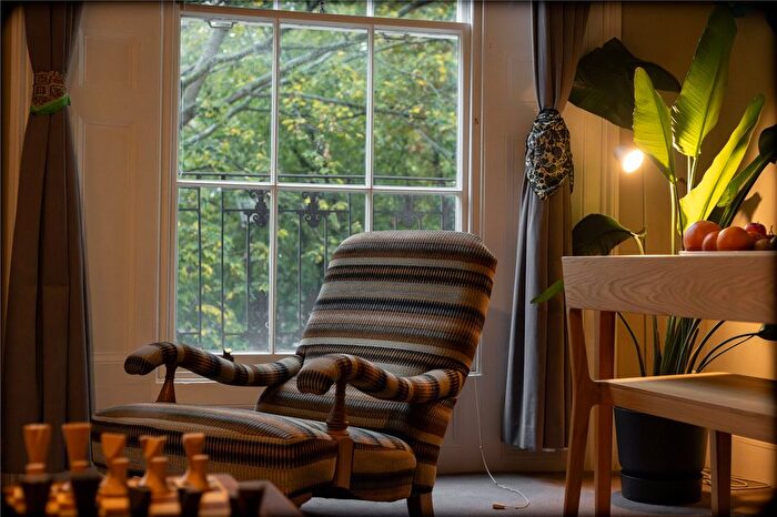 2 Bedroom Flat For Sale In Granville Square, Islington, London, WC1X