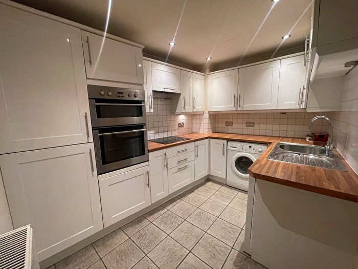 2 Bedroom Flat To Rent In Broughton Street, New Town, Edinburgh, EH1