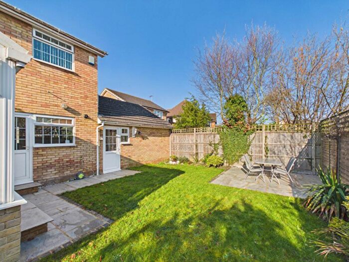 3 Bedroom Detached House For Sale In Detached House, Old Farm, Pitstone, LU7