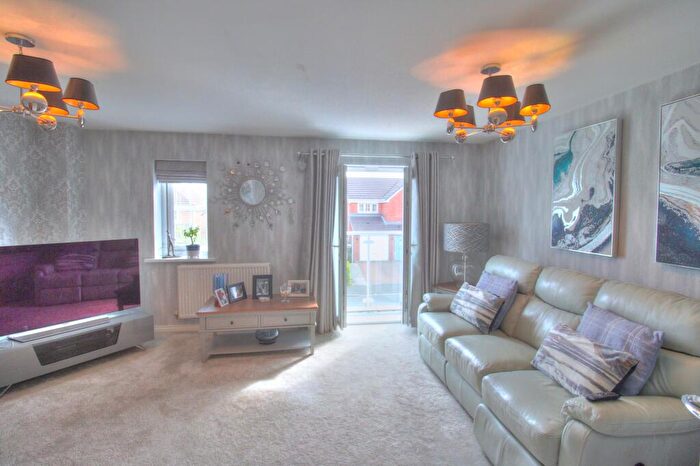 4 Bedroom End Of Terrace House For Sale In Horton Park, Blyth, NE24