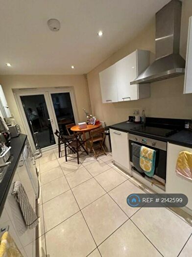 4 Bedroom Terraced House To Rent In Thackeray Road, Southampton, SO17