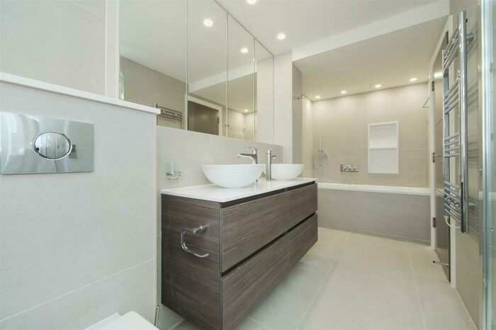 2 Bedroom Apartment To Rent In Lyndhurst Road, London, NW3