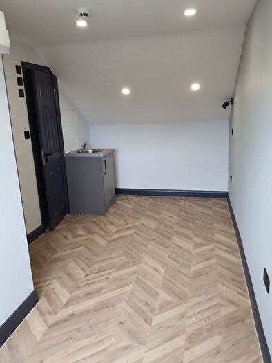 Studio To Rent In Millet Road, Greenford, UB6